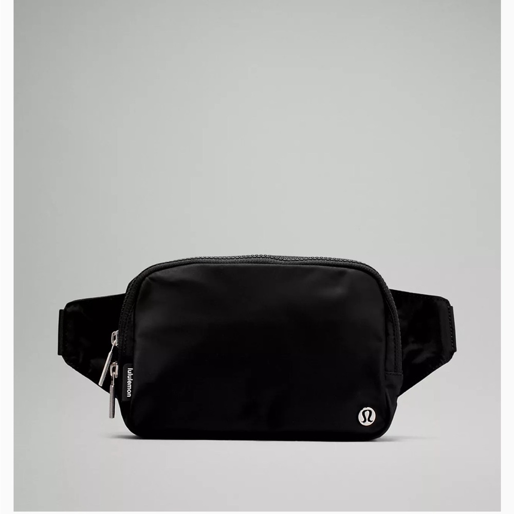 Lululemon Everywhere Belt Bag 2L Long Strap Black